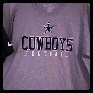 2 Dallas Cowboys T-Shirts unisex